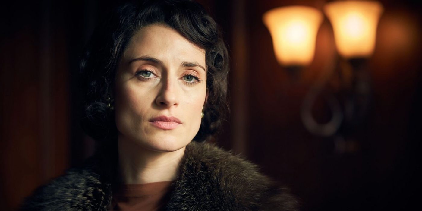 Natasha O’Keeffe as Lizzie Shelby looking at the camera in Peaky Blinders